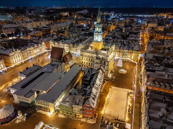 Stary Rynek w śniegu